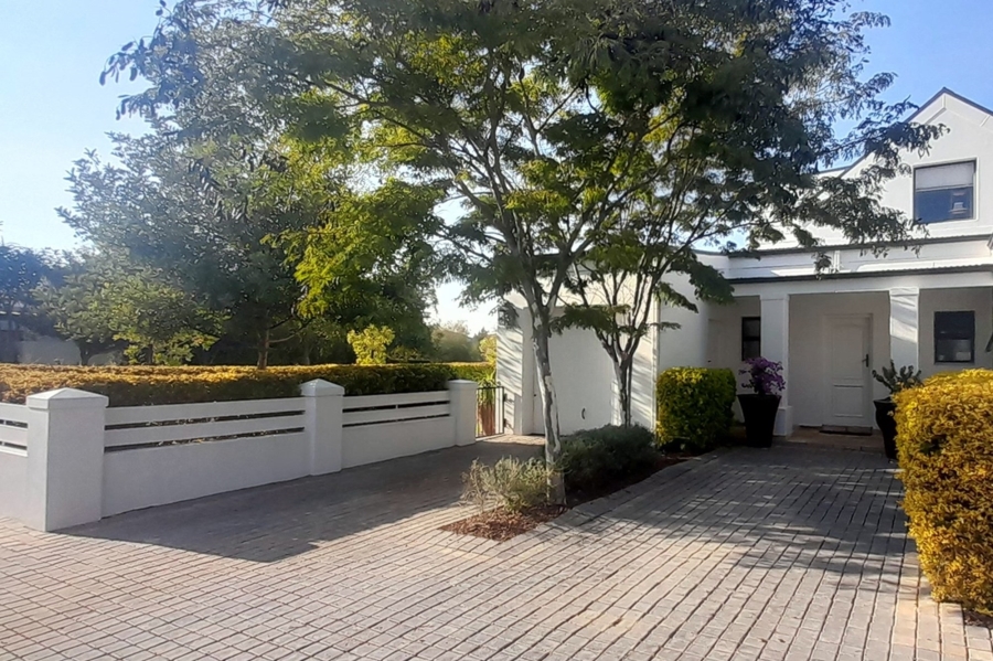 4 Bedroom Property for Sale in Silwerstrand Golf And River Estate Western Cape